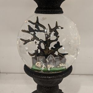 Halloween Flying Ghost Globe
